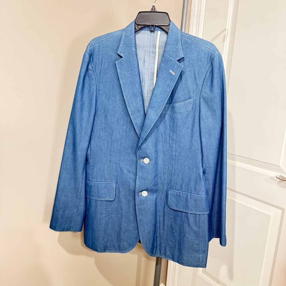 Elev’ee Custom Blue Blaizer  Notched Lapels and Classic Fit Size 40R.